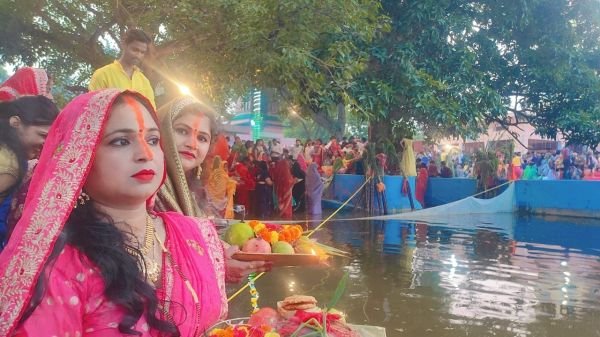 करंडा, जखनियां, सादात सहित पूरे क्षेत्र में धूमधाम से मना छठ का पर्व,