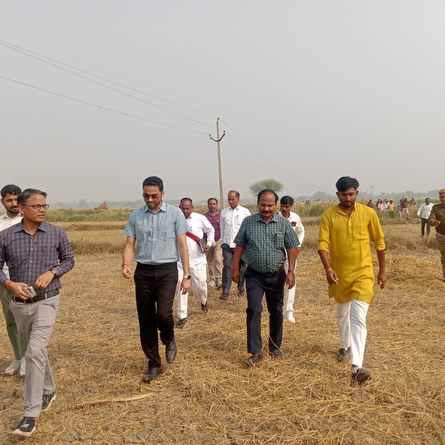 अलवारा झील के विकास एवं सौन्दर्यीकरण कराये जाने के दृष्टिगत डीएम ने किया स्थलीय निरीक्षण