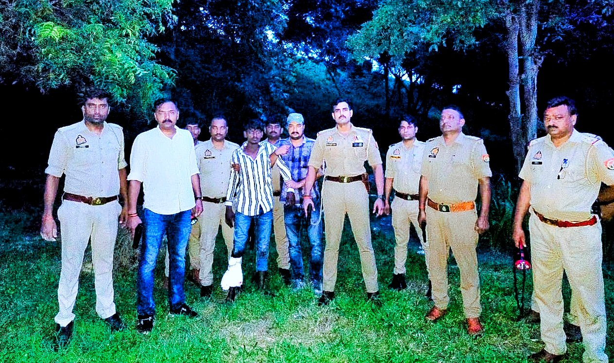 कौशाम्बी: लूट में वांछित अभियुक्त, पुलिस मुठभेड़ में गिरफ्तार पैर में लगी गोली, तमंचा-कारतूस व लूट का माल बरामद